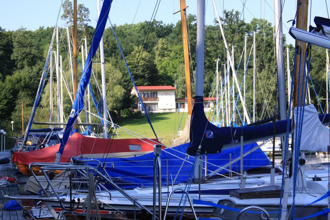 Yacht Club Barrandov Otel Kožlí u Orlíka Dış mekan fotoğraf