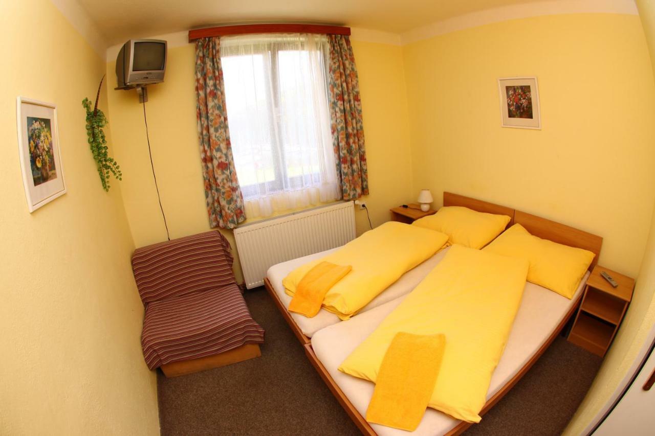 Yacht Club Barrandov Otel Kožlí u Orlíka Dış mekan fotoğraf